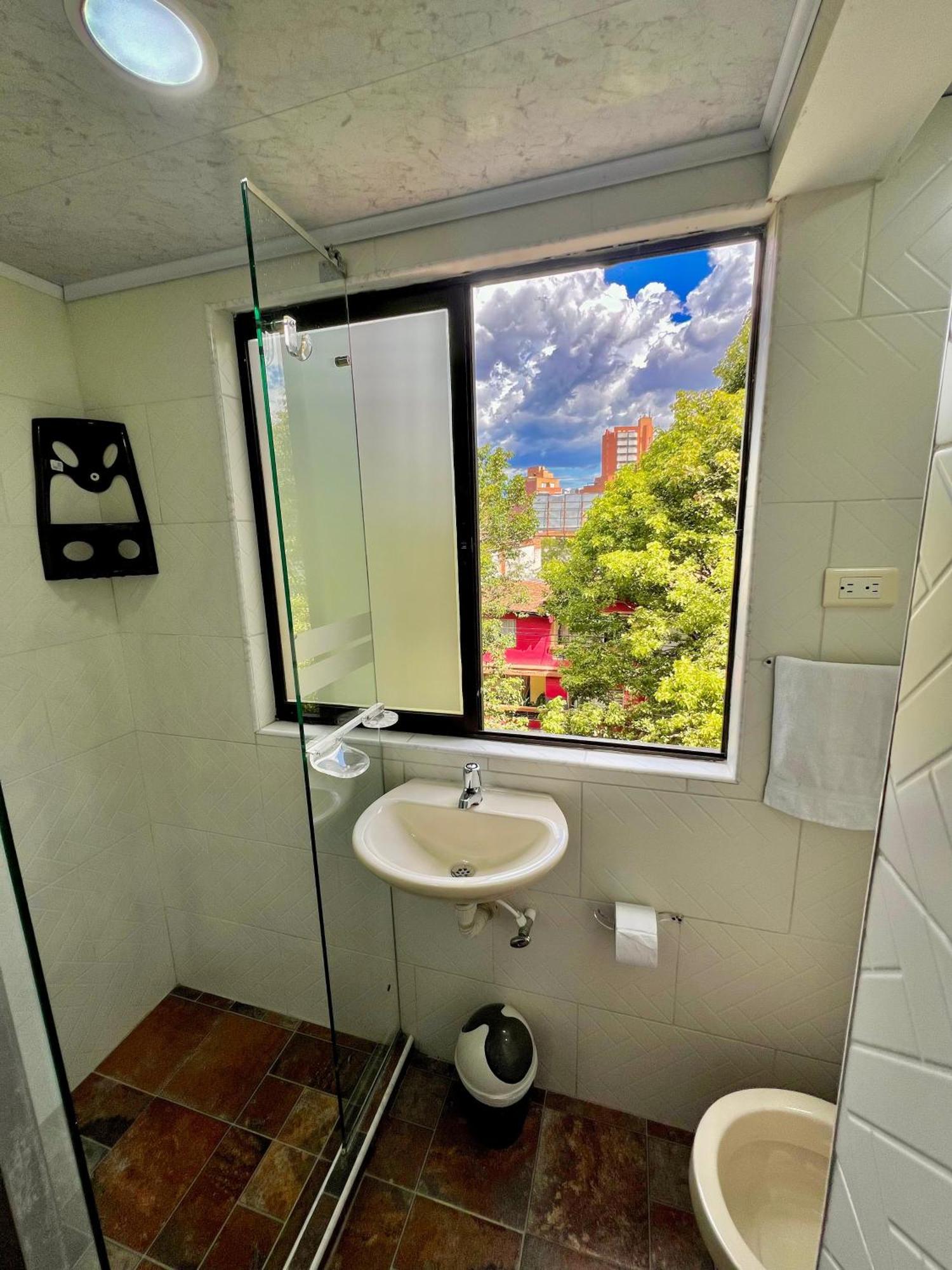 Hotel Torre Primavera Medellin Exterior photo